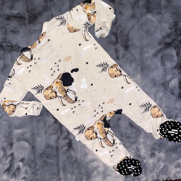 Newborn (fit 0-3) Posh Peanut Perry HTF Elephant Zipper Footie - Picture 10 of 13